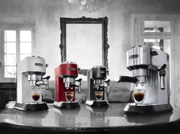 Bild: Eine Ode an den Kaffee – der neue Siebträger Dedica Style von De’Longhi