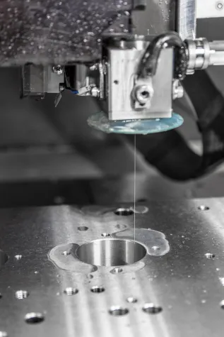 Bild: NORMEN, GENAUIGKEIT UND TOLERANZEN BEIM DRAHTERODIEREN