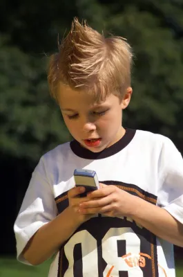 Bild: Mehr Sicherheit dank Handyortung: In wenigen Sekunden wissen, wo der Nachwuchs ist