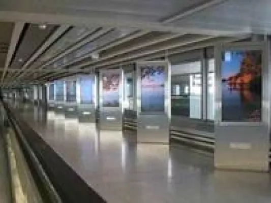 Bild: Digital Signage-Lösung am Airport