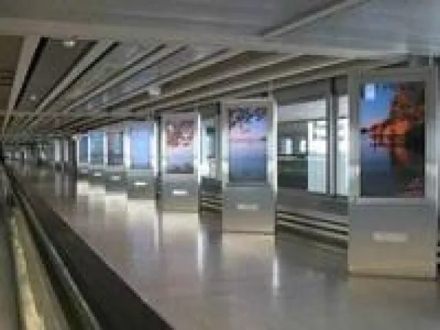 Bild: Digital Signage-Lösung am Airport
