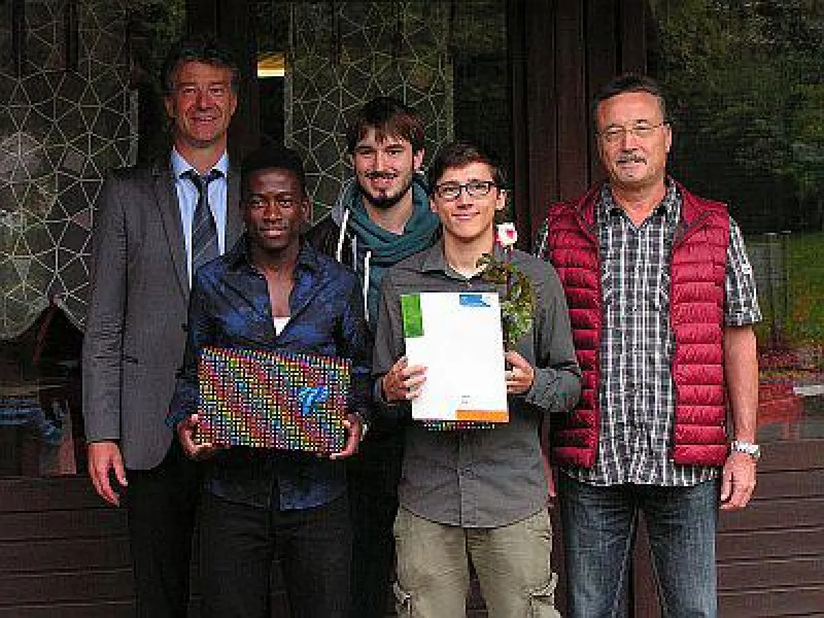 Preisträger und CJD-Mitarbeiter (Bild: Markus Hartmann)