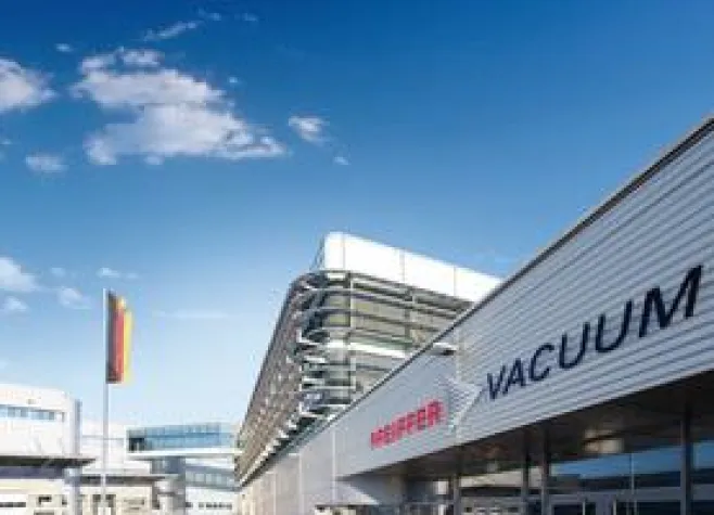 Bild: Pfeiffer Vacuum präsentiert sich auf der ComVac erstmalig zusammen mit adixen