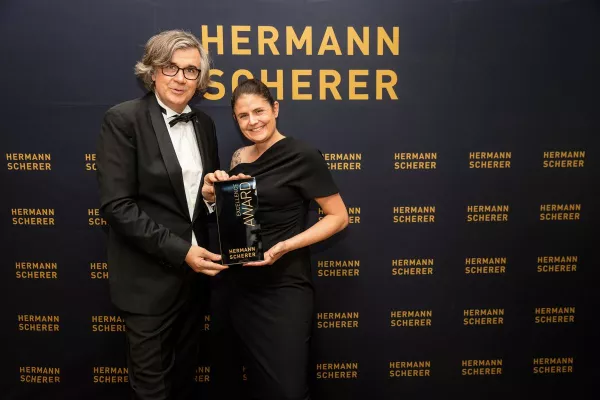 Den Tod ins Scheinwerferlicht geholt - Awardauszeichnung für ungewöhnliche Mission Bild: Den Tod ins Scheinwerferlicht geholt - Awardauszeichnung für ungewöhnliche Mission