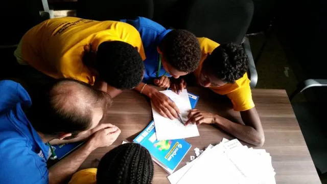 Jenseits von Unterricht und Lehrplan: Ein Sommer der Mathematik und Gemeinschaft in Afrika Bild: Jenseits von Unterricht und Lehrplan: Ein Sommer der Mathematik und Gemeinschaft in Afrika