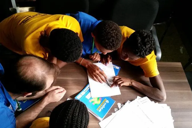 Bild: Jenseits von Unterricht und Lehrplan: Ein Sommer der Mathematik und Gemeinschaft in Afrika