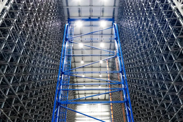 Bild: Kompetenz in Metall trifft Kompetenz in Aluminium und Oberfläche