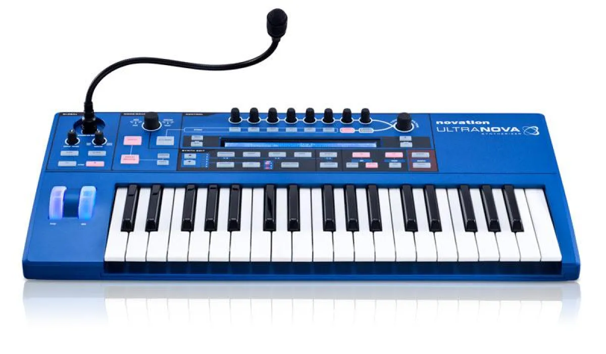Neue Performance-Möglichkeiten und einen Vocoder bietet Novations UltraNova-Synthesizer