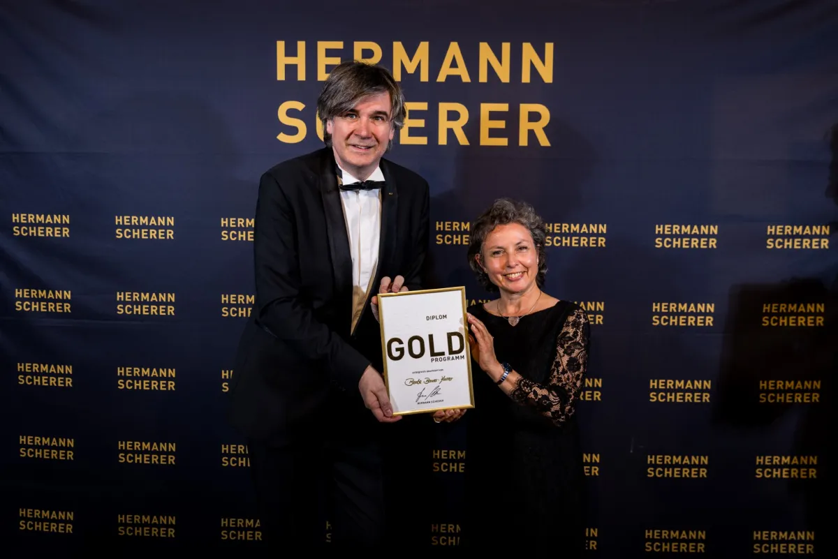 Überreichung des Gold-Diploms von Hermann Scherer (© Beate Bauer-Harrer, Foto: Dominik Pfau)