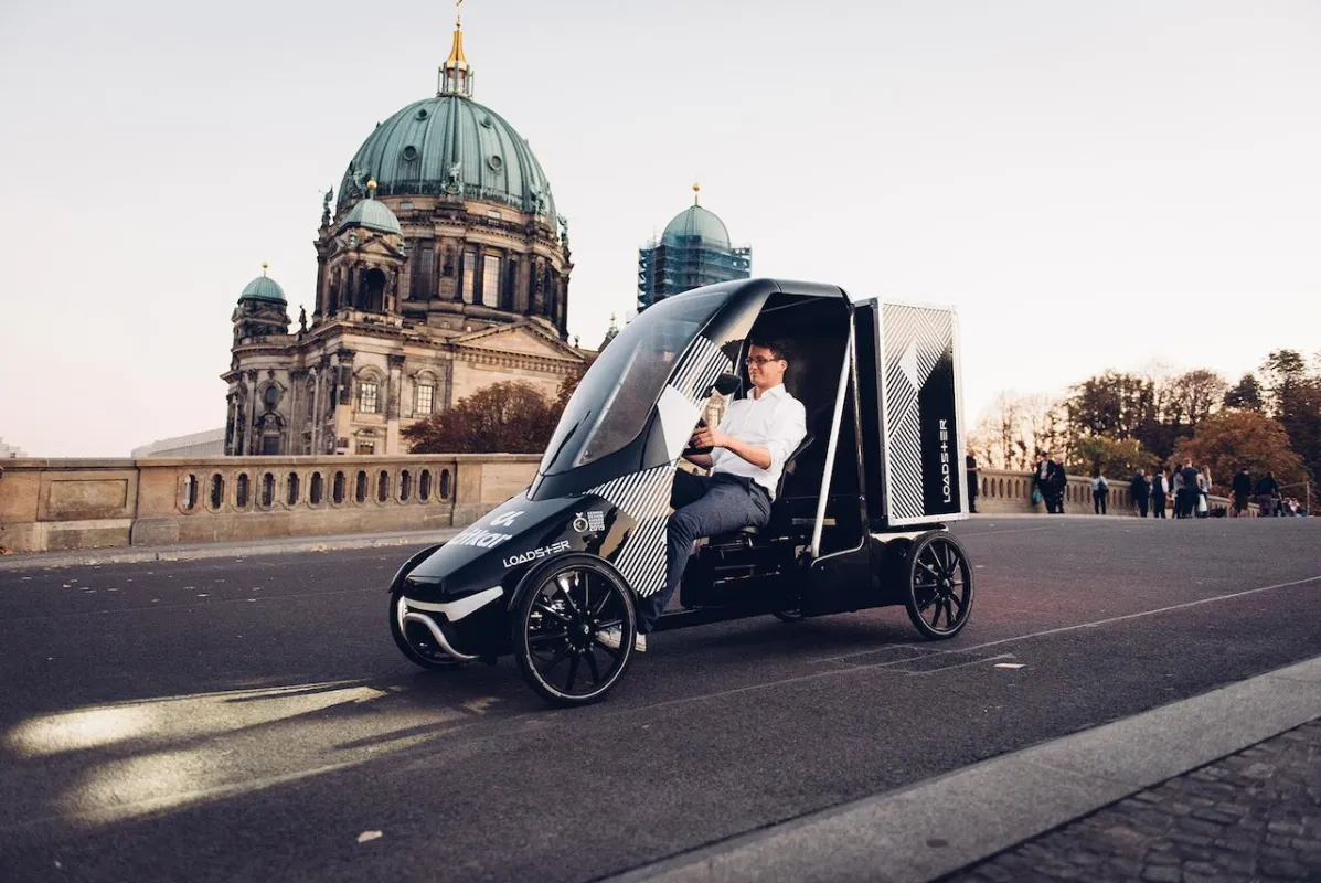 Der Loadster verbraucht 97 Prozent weniger CO2 als ein Auto mit Verbrennungsmotor.“ (© citkar)