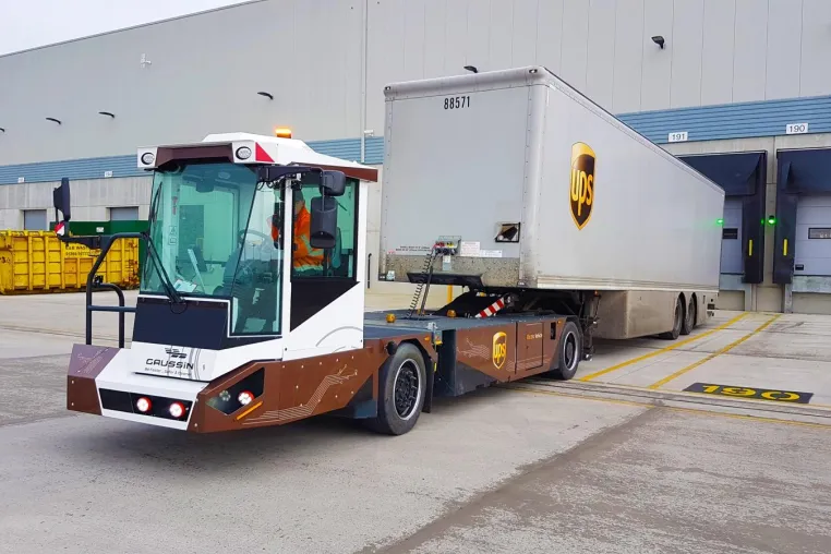 Bild: UPS TESTET AUTONOME ELEKTRO-SHIFTER VON GAUSSIN ZUM TRANSPORT VON ANHÄNGERN UND WECHSELBRÜCKEN IM LONDONER HUB