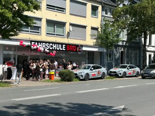Bild: Fahrschule Bro feiert erfolgreiche Neueröffnung in Dortmund