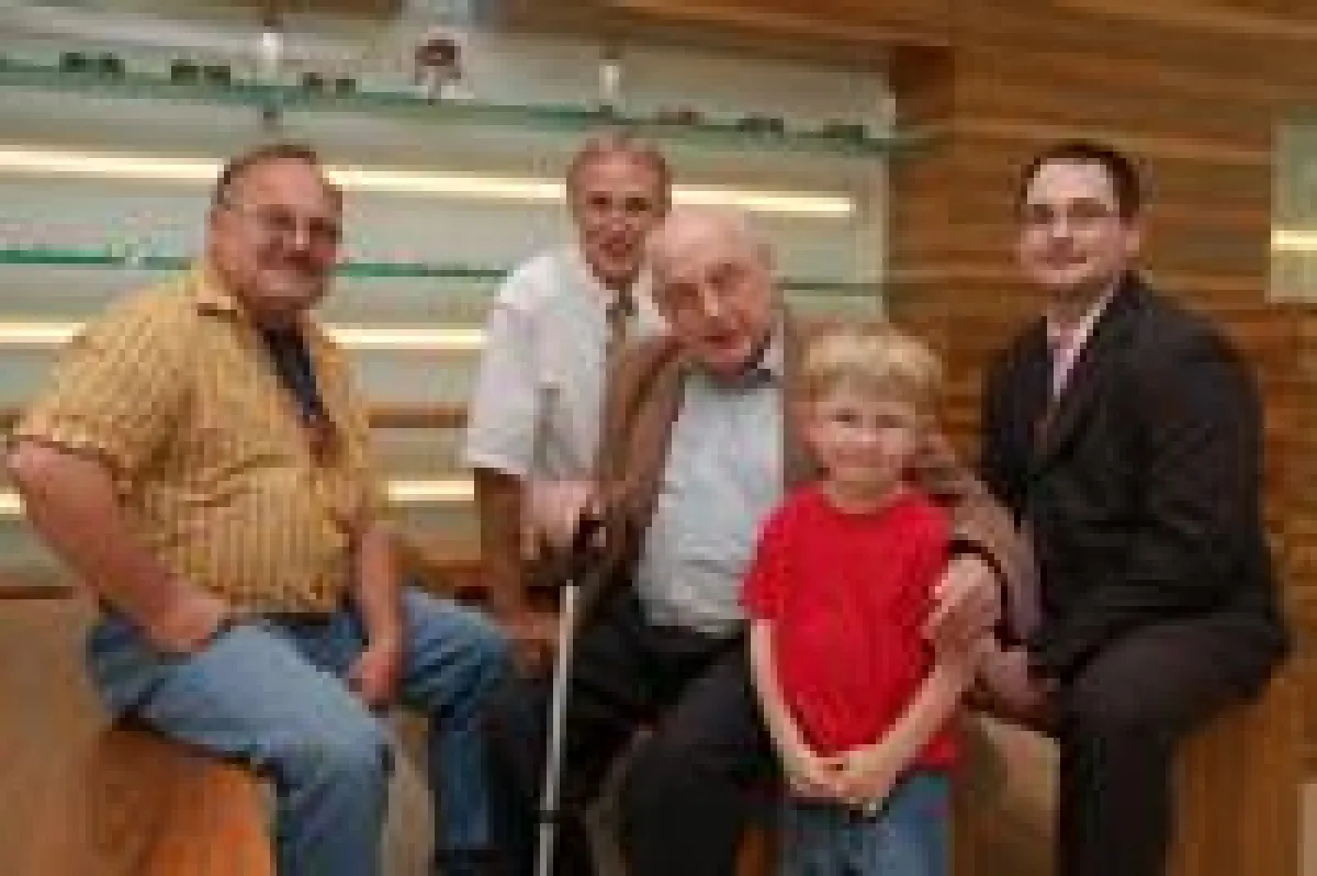 Vom Ur-Großvater bis zum Ur-Enkel - Familie Tscharnke hält seit vier Generationen die Treue