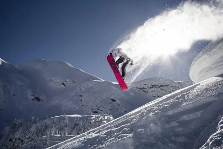 Bild: Powdern lernen vom Profi – Freeride-Camps am Kärntner Nassfeld mit Szene Hero Alex Huber