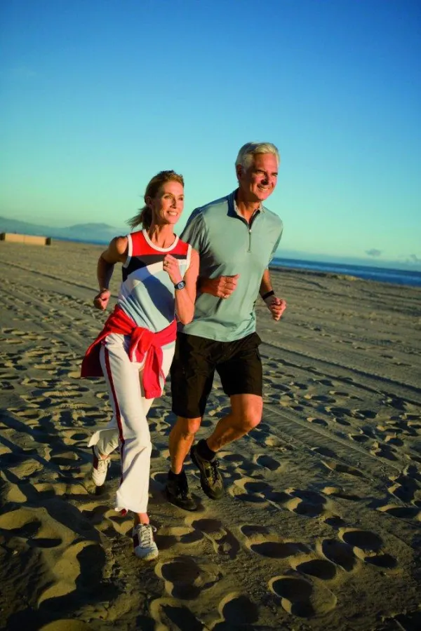 Um die Gesundheit laufen: Die meisten Diabetiker bewegen sich noch immer zu wenig. Moderne Schrittzähler motivieren und verhelfen dadurch zu einem gesunden Leben mit Diabetes.