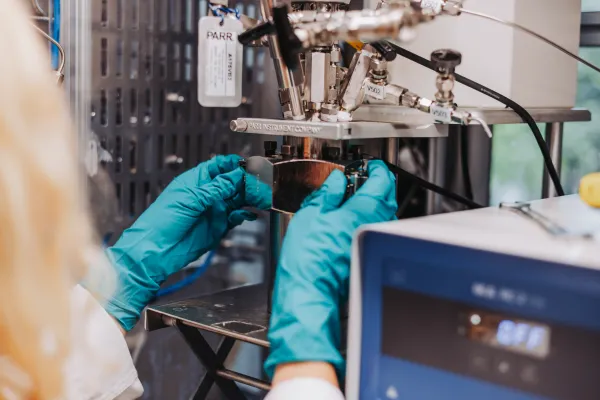 CO₂ als Rohstoff: Neues Verfahren macht Klimagas nutzbar für die Chemie Bild: CO₂ als Rohstoff: Neues Verfahren macht Klimagas nutzbar für die Chemie