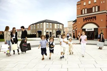 Bild: McArthurGlen Designer Outlet Berlin: Verkaufsoffener Sonntag mit großem Familienfest