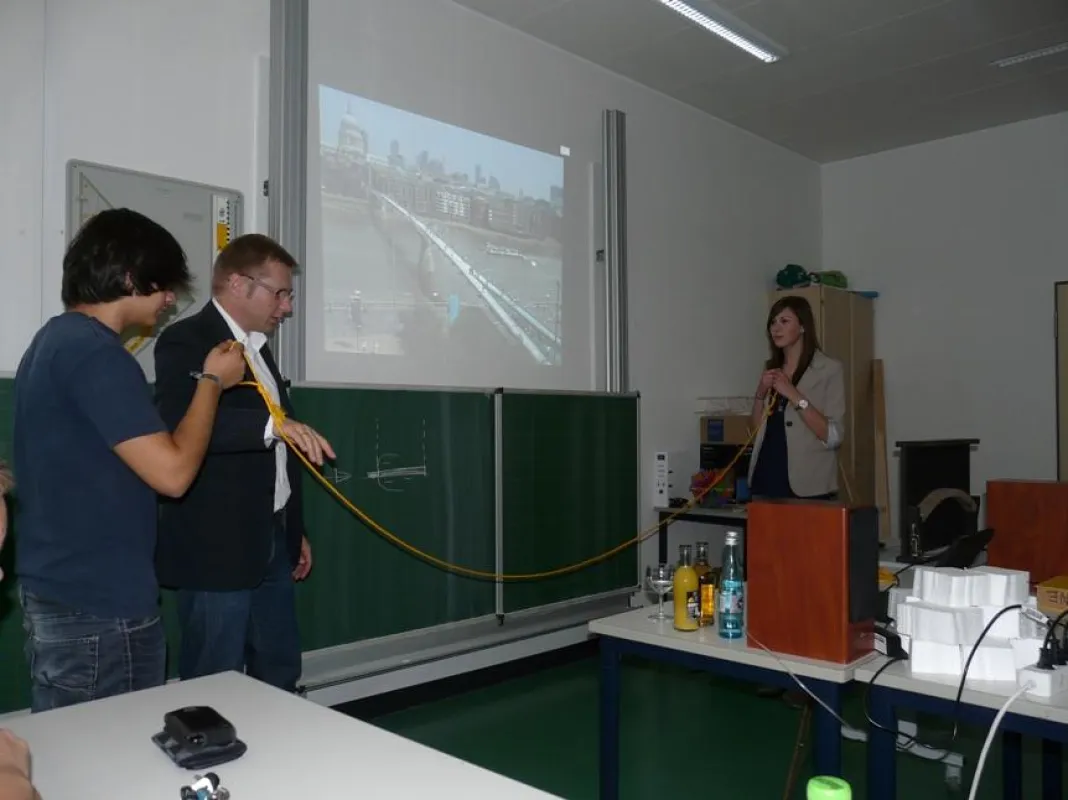 Brückenbau Comenius Ganztagsrealschule