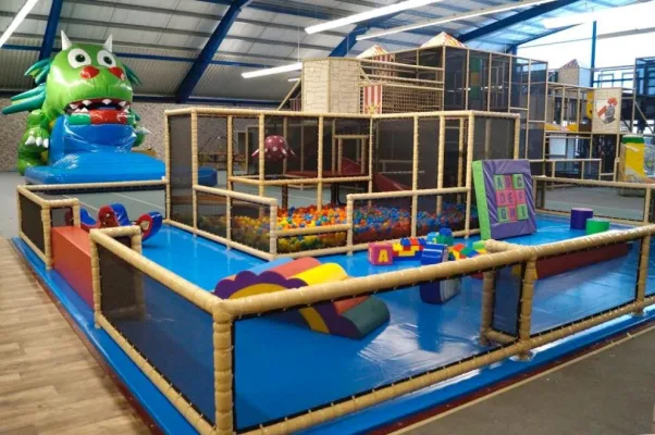 Bild: Hotelgruppe Dinnebier eröffnet Indoor-Spiele-Paradies "Spuki's Abenteuerland" auf Schloss Herrenstein