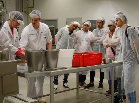 Bild: Qualifizierungsmaßnahme für Flüchtlinge: Einstieg in die Lebensmittelindustrie
