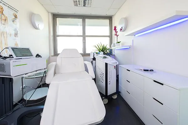 Bild: ICE AESTHETIC ® - Medizinische Kryolipolyse zur Behandlung von Körperfett