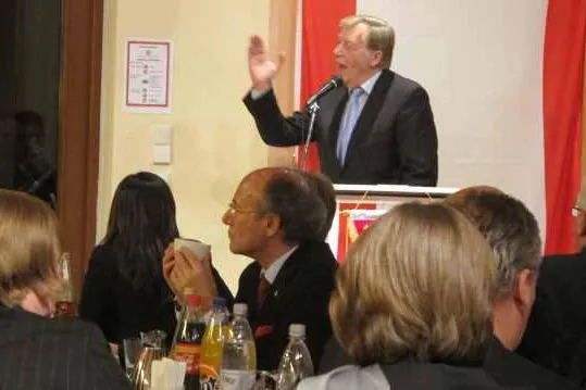 Bild: China Forum Berlin: Eberhard Diepgen setzt auf Public-Private-Partnership