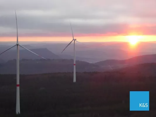 Bild: K&S BERÄT DIE HELLENSTEIN SOLARWIND GMBH BEI DER ERRICHTUNG EINES ONSHORE-WINDPARKS IN BADEN-WÜRTTEMBERG