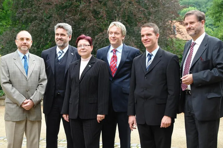 Bild: Internationales Gespräch anlässlich der Ernennung von Dr. Eichhorn und Dr. Angermüller zu Professoren