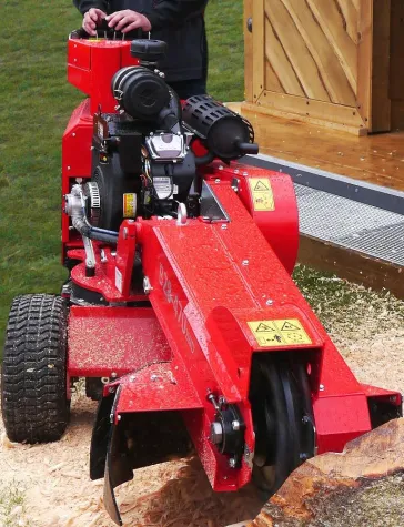 Neue Profi-Stubbenfräse von FSI zum attraktiven Preis Bild: Neue Profi-Stubbenfräse von FSI zum attraktiven Preis