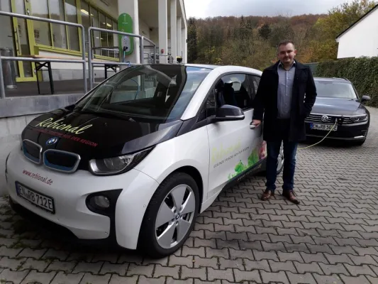 E-Mobilität bei Rebional: Kundenberater und Geschäftsführung fährt elektrisch Bild: E-Mobilität bei Rebional: Kundenberater und Geschäftsführung fährt elektrisch