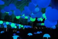 Gespielt auf LEDs - LUCE - Der Ton der Farben Bild: Gespielt auf LEDs - LUCE - Der Ton der Farben