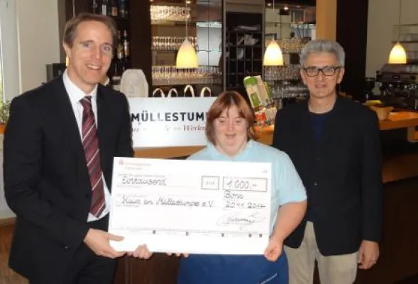 Spende statt Geschenke - die Cintellic Consulting Group spendet 1.000 Euro an das Haus Müllestumpe Bild: Spende statt Geschenke - die Cintellic Consulting Group spendet 1.000 Euro an das Haus Müllestumpe