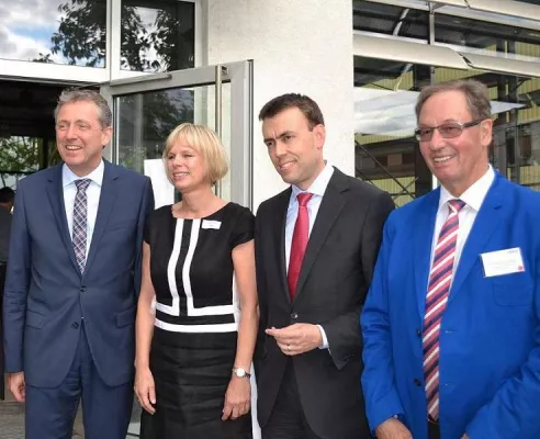 Bild: HdWM: Allianz für Fachkräftesicherung - Mittelstand diskutiert mit Minister, Wissenschaftlern und Praktikern