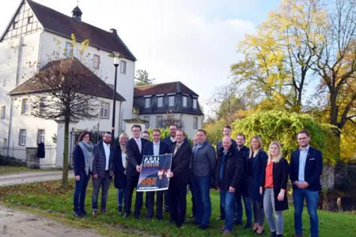 Adel Tawil kommt an die Burg Bild: Adel Tawil kommt an die Burg