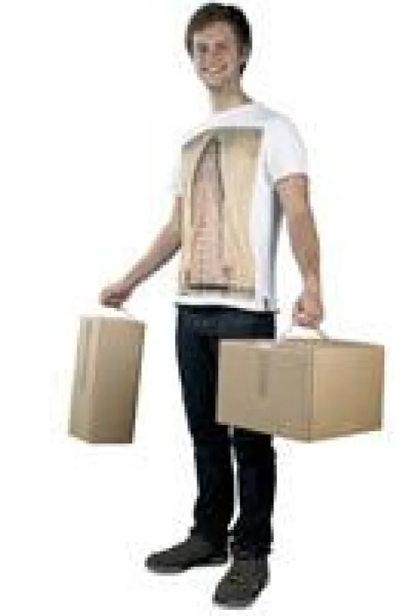 Tragebänder erleichtern den Transport von Kartons.