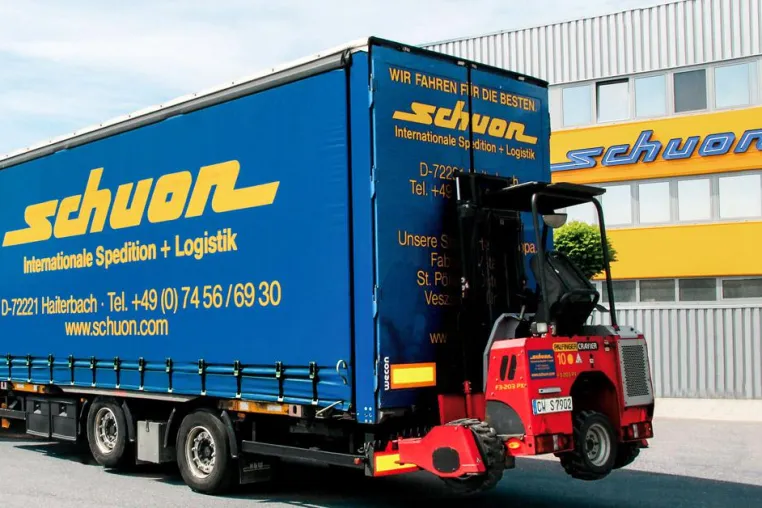 Bild: Erweiterung des Equipments: Alfred Schuon investiert in Mitnahmestapler