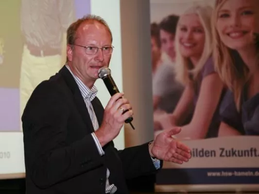 Bild: Hochschule Weserbergland: Vortrag von Sven Plöger für Erstsemester