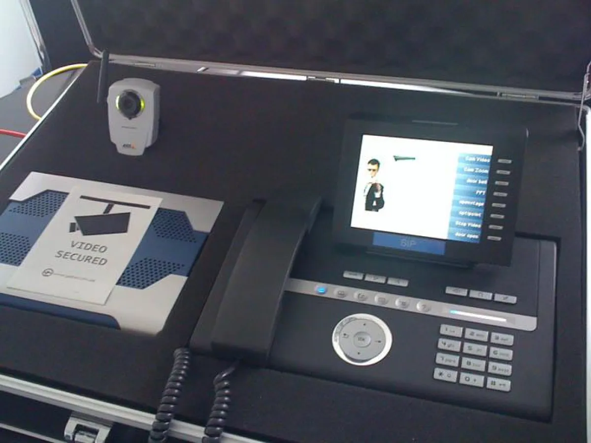 Mit dem g-Sec können OpenStage IP Telefone einfach um die Videofähigkeit erweitert werden