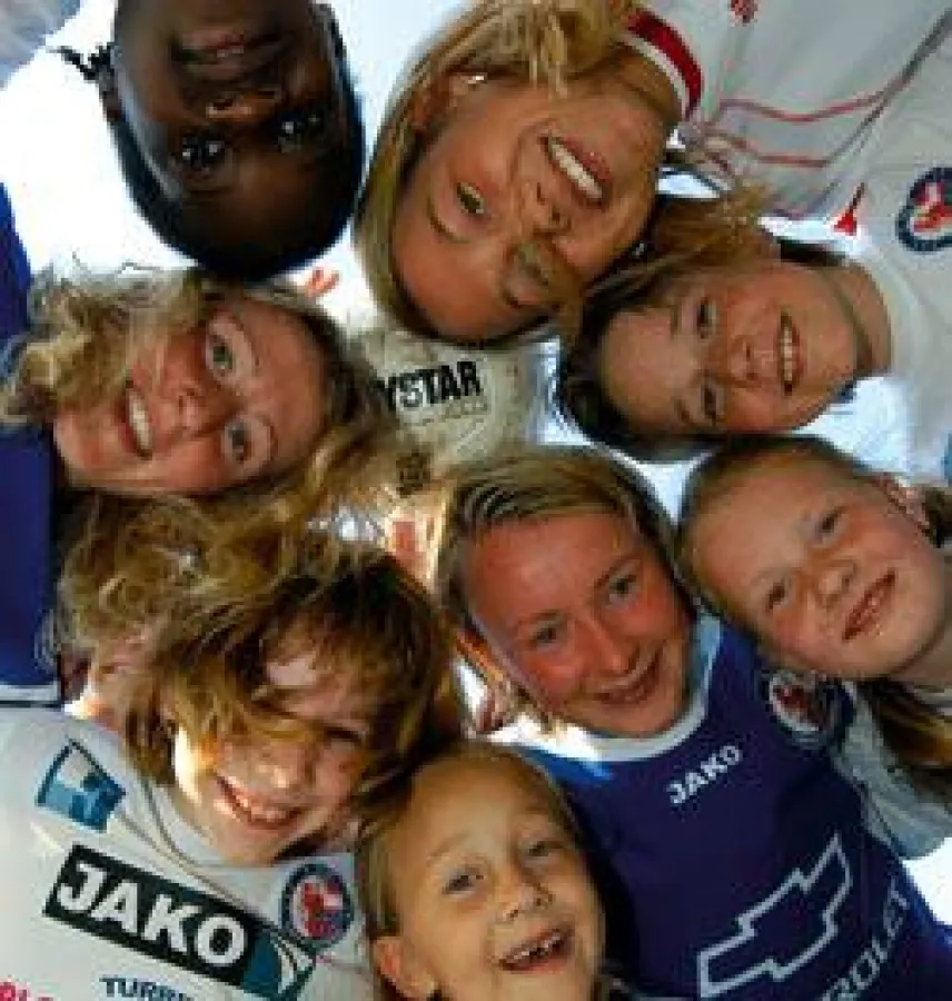 Plakatmotiv zum Turbine Girls Camp 2006