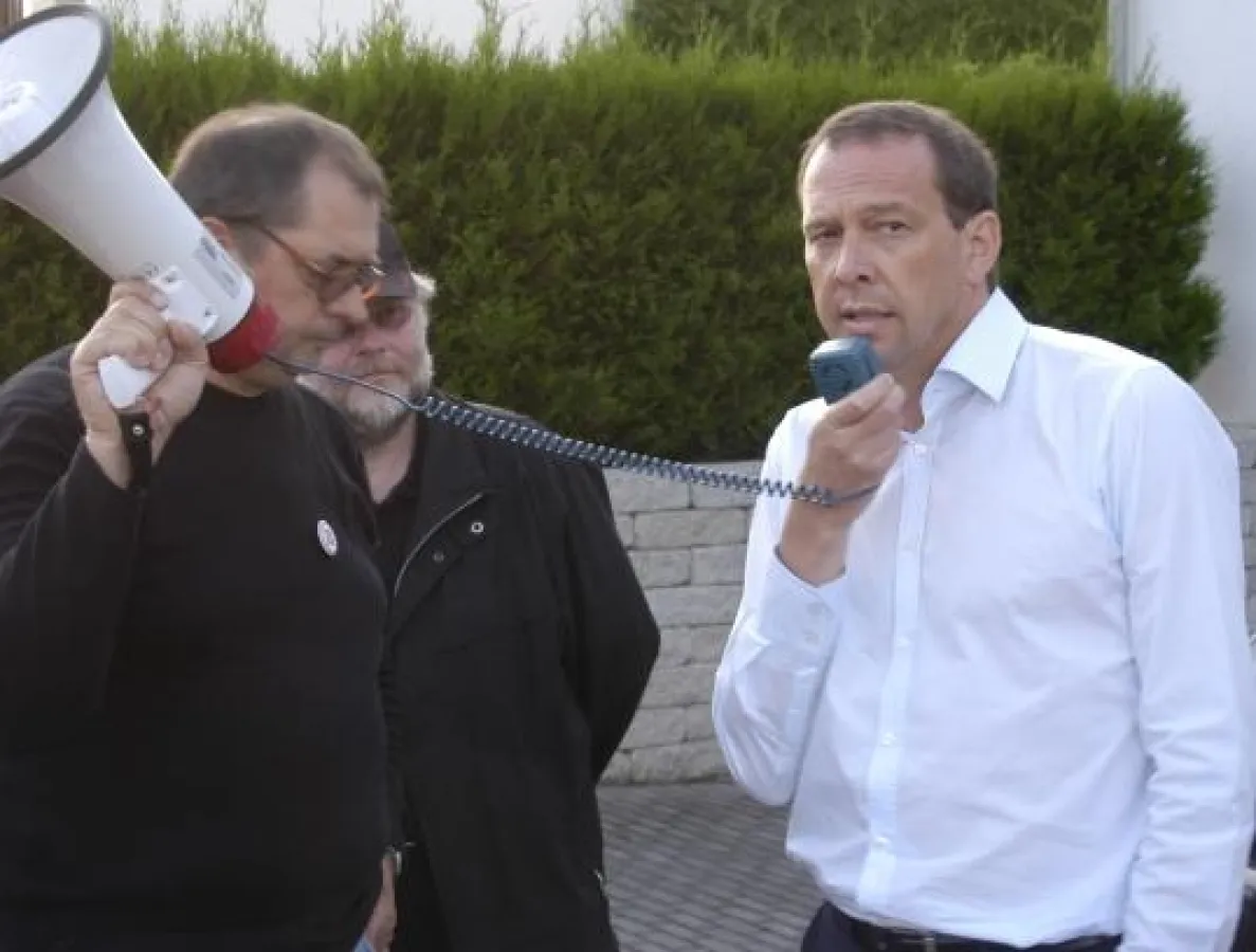 Klaus Meiser, CDU Saar in Qierschied vor seinem Haus während der Demonstration