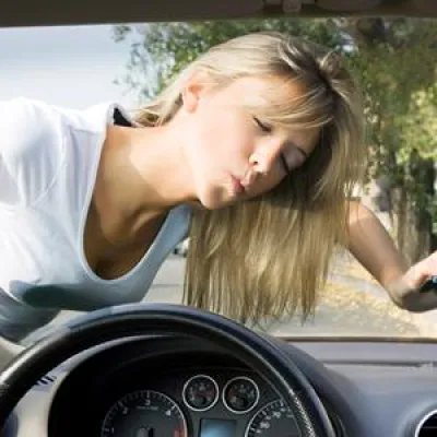 Bild: Valentinstag Special des TÜV Rheinland - Lass Deiner Autoliebe freien Lauf