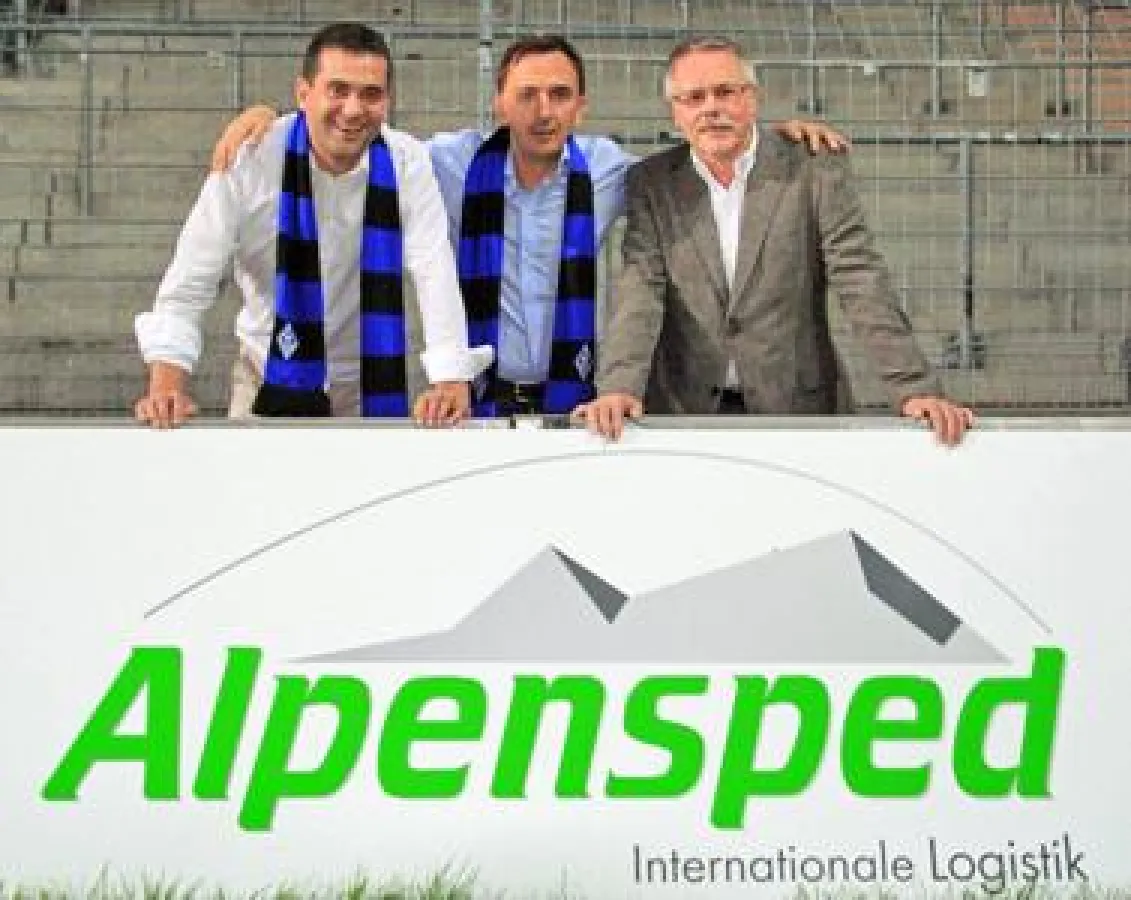 Die Alpensped-Geschäftsführer im Carl-Benz-Stadion: Massimo Faggin, Christian Faggin, Hubert Belzer (von links)