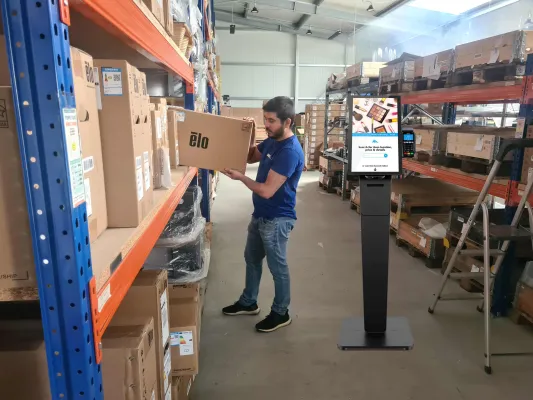 Bild: Neuzugang bei WES Electronic: Mansur Haidary stärkt das Team in der Fertigung