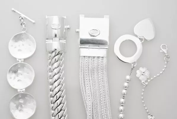 Bild: chilili Schmuck: Wir sind Helden!