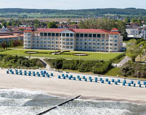 Bild: HolidayCheck zeichnet Morada Strandhotel Kühlungsborn aus