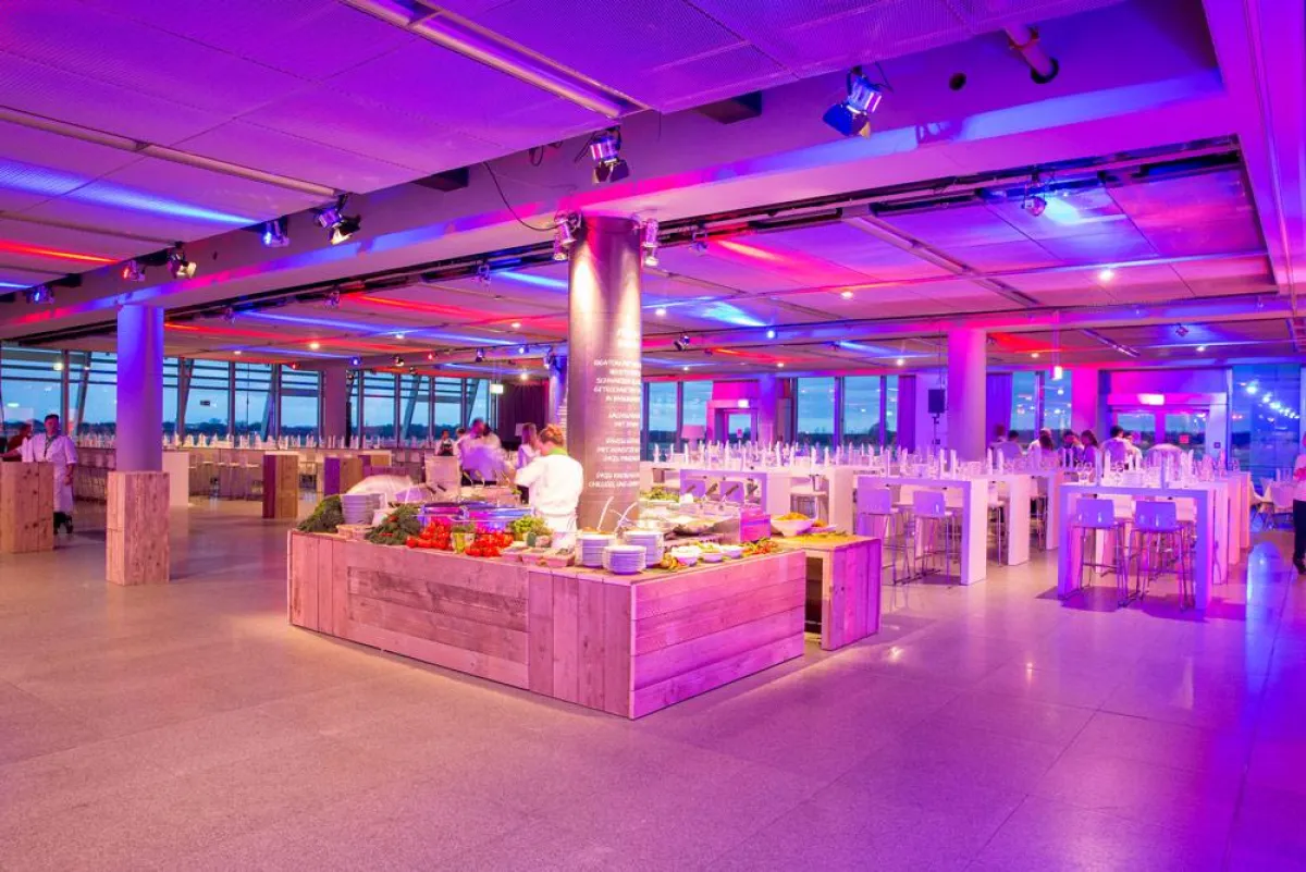 Moderne Möbel für den Neujahrsempfang; Foto: Andreas Wiese