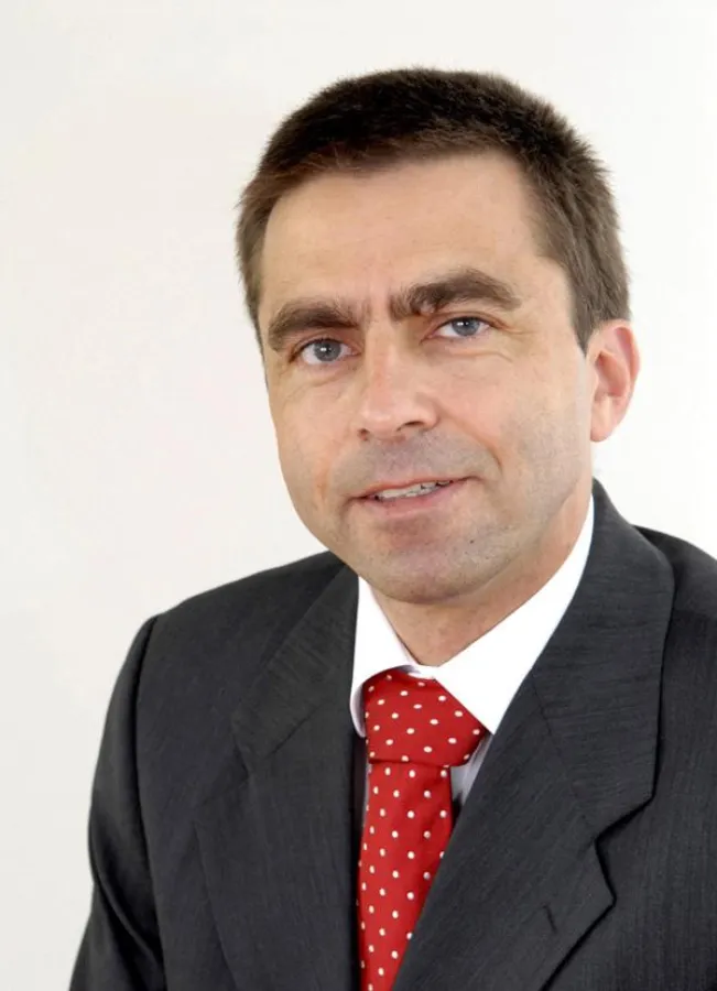 CEO Bernd Woköck empfiehlt das XPhone Developer Framework für Software-Entwickler, die ihre Applikationen um CTI-Funktionen erweitern wollen.