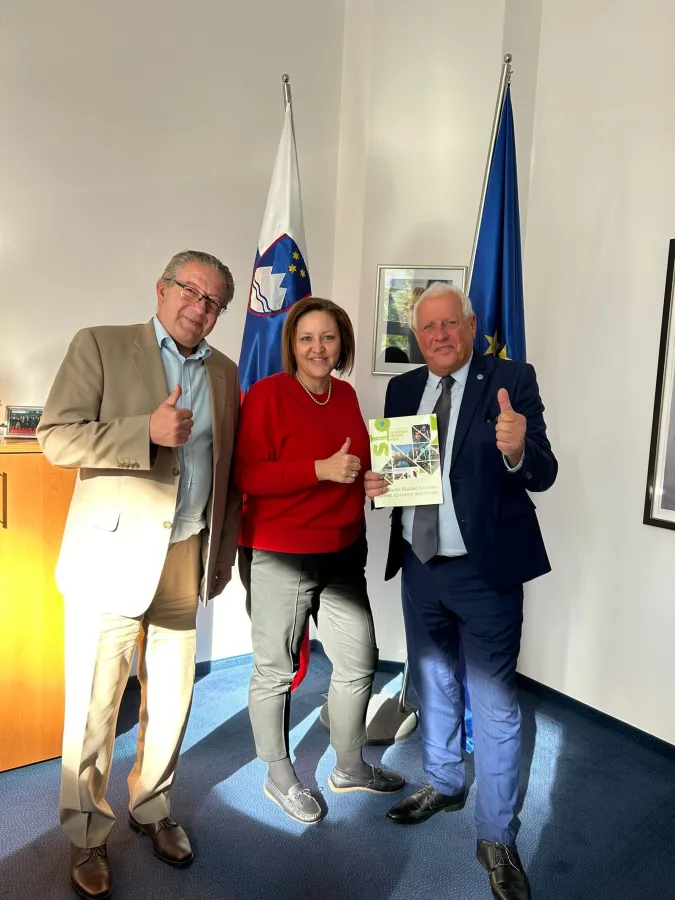 Botschafterin Dr. Ana Polak Petrič, Gesandter Goram Kriz (Wirtschaft) und RA Eberhard J. Trempel (© Eberhard J. Trempel)