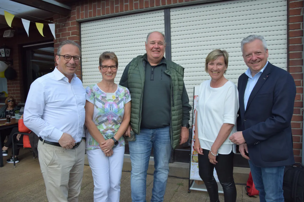 v.l.: Reiner Breuer, Grit Andersen (TCW), Bernd Hammschmidt (TCW), Vera Hausotter (TCW), Arno Jansen (© TC Neuss-Weckhoven e.V.)