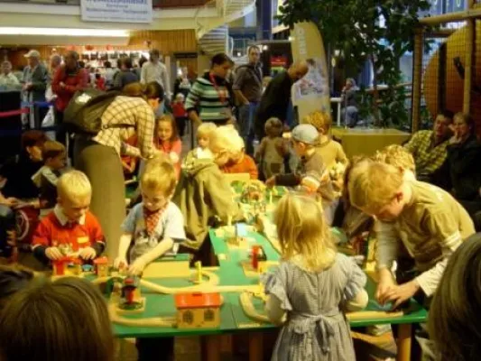 Bild: München spielt: BRIO Bahnwelten selbst entdecken